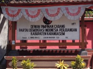 1-plang-nama-dpc-pdip-kab-karangasem-edit