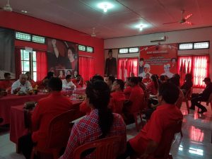 rapat internal di sekretariat DPC PDI Perjuangan Karangasem